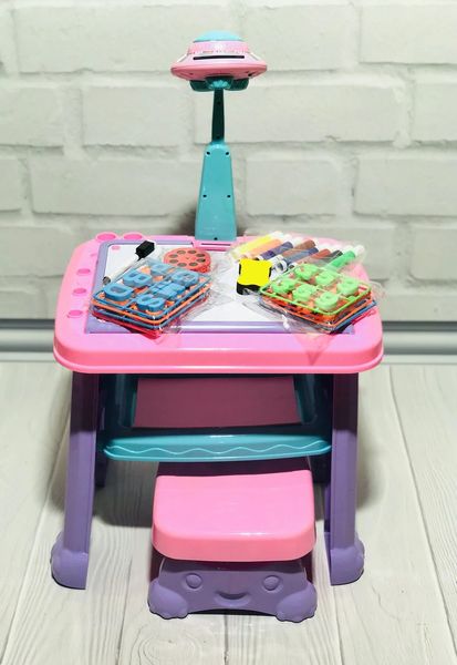 Дитячий столик-проєктор для малювання + мікрофон магнітний AK 0004/22088-30 A, стільчик, букви-англ, цифри AK 0004/22088-30 A фото